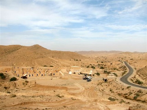 Berber houses underground © Clare and Andrew Payne